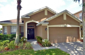 An amazing 4 bedroom house with ots own swimming pool.
